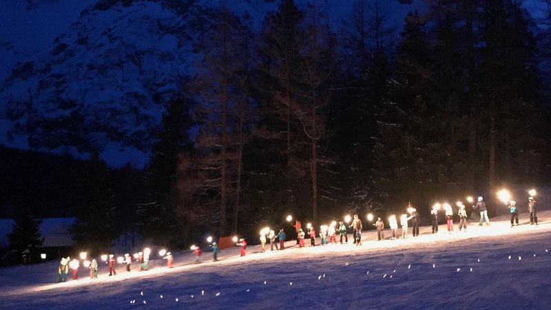 Descente aux flambeaux et vin chaud du Nouvel An